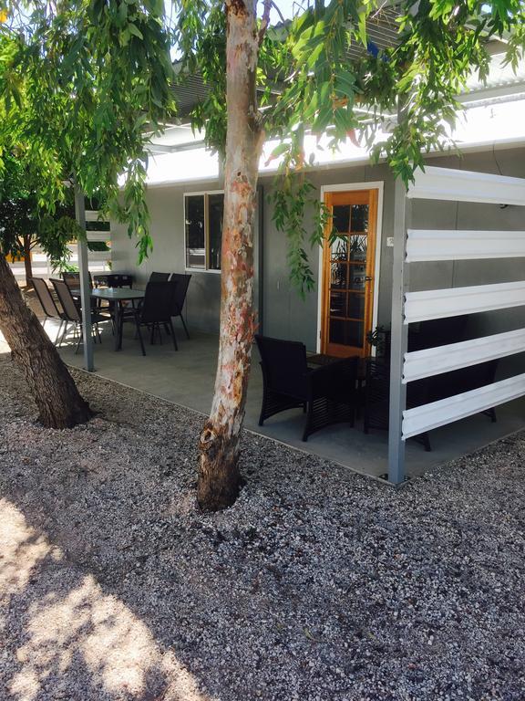 Cottage On Cork - Muddy Cottage Уинтън Екстериор снимка